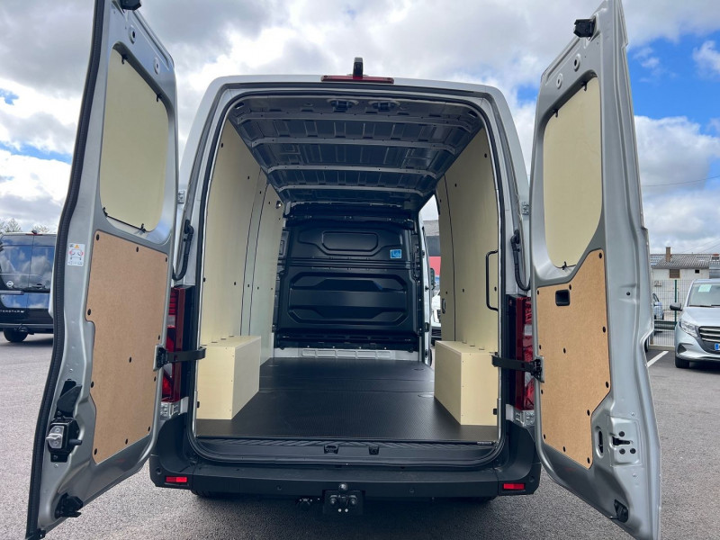 Photo 3 de l'offre de NISSAN INTERSTAR FG L3H2 3T5 2.0 DCI 150CH TEKNA + OPTIONS à 40500€ chez Bretagne Utilitaires
