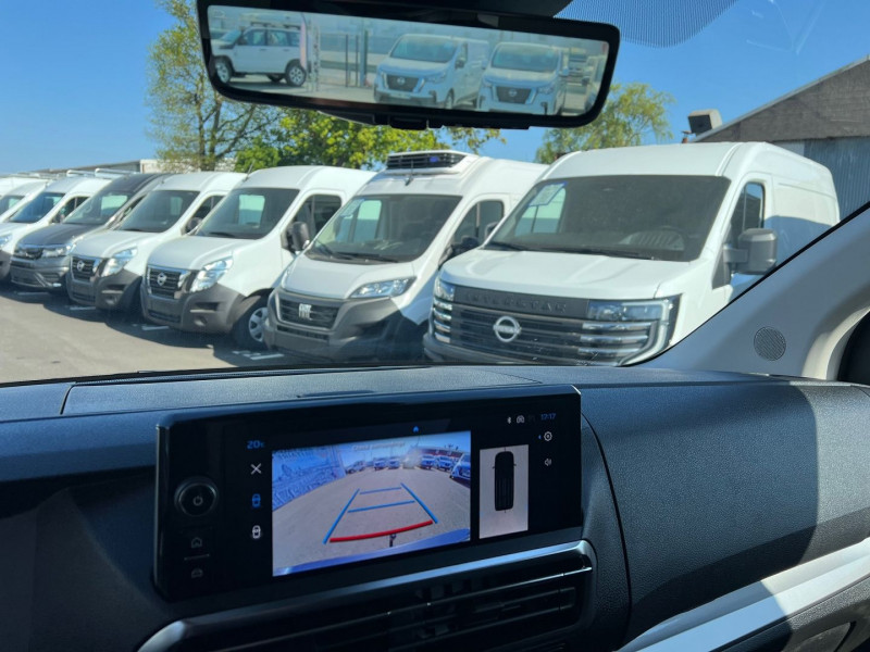 Photo 2 de l'offre de PEUGEOT EXPERT FG M 2.0 BLUEHDI 180CH S&S EAT8 + NBRES OPTIONS à 39540€ chez Bretagne Utilitaires