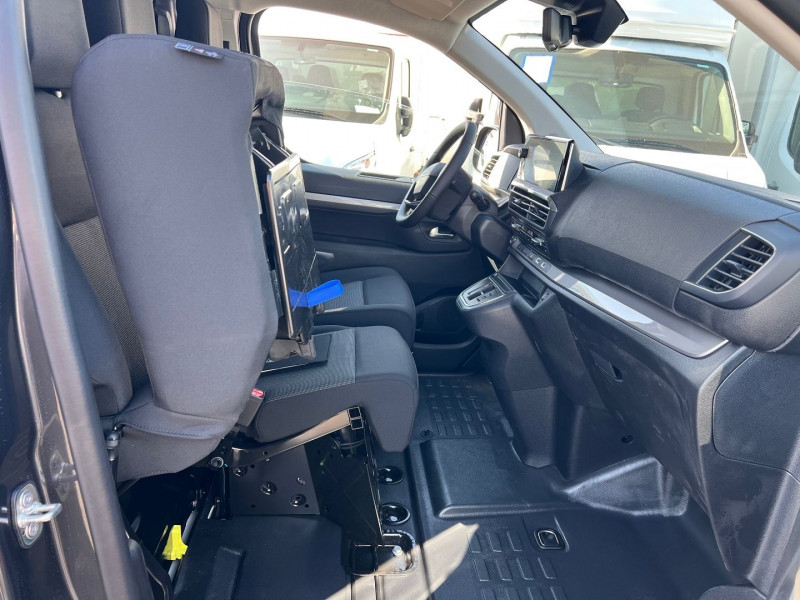 Photo 6 de l'offre de PEUGEOT EXPERT FG M 2.0 BLUEHDI 180CH S&S EAT8 + NBRES OPTIONS à 39540€ chez Bretagne Utilitaires