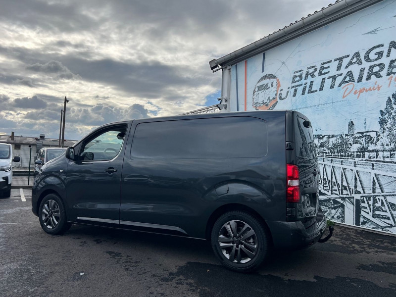 Photo 9 de l'offre de PEUGEOT EXPERT FG M 2.0 BLUEHDI 180CH S&S EAT8 + NBRES OPTIONS à 39540€ chez Bretagne Utilitaires