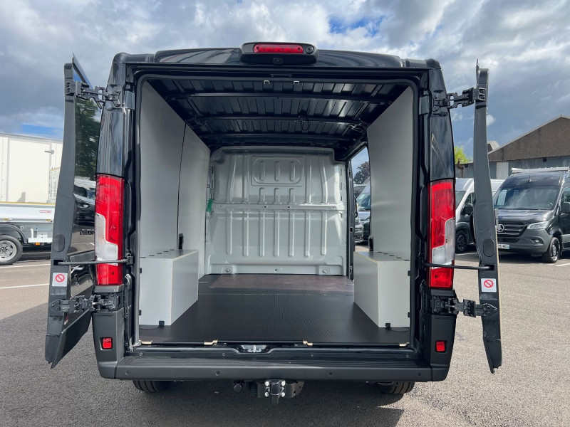 Photo 3 de l'offre de FIAT DUCATO FG MH1 - L2H1 3.5 MAXI 140CH S&S PACK PREMIUM CONNECT BVA8 à 43140€ chez Bretagne Utilitaires
