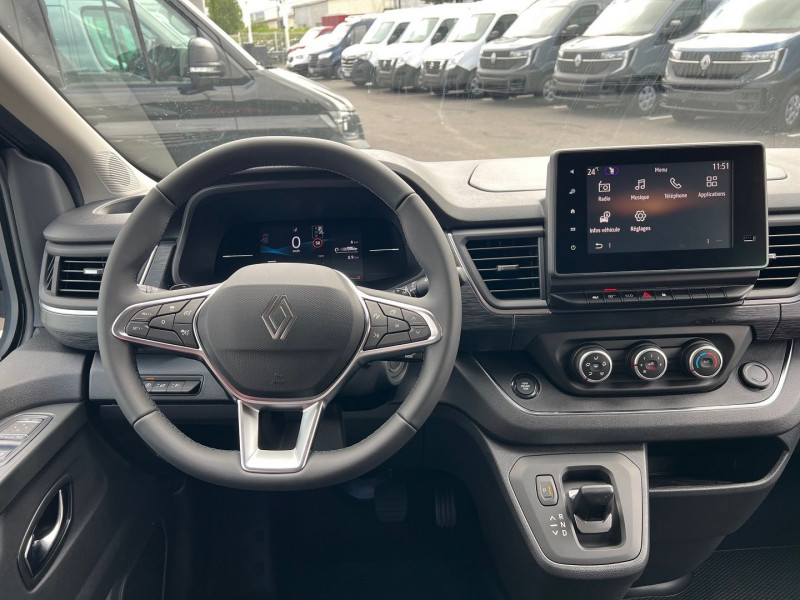 Photo 5 de l'offre de RENAULT TRAFIC III COMBI MINIBUS 9 PLACES L2H1 170CV BVA9 EXCLUSIVE à 46740€ chez Bretagne Utilitaires