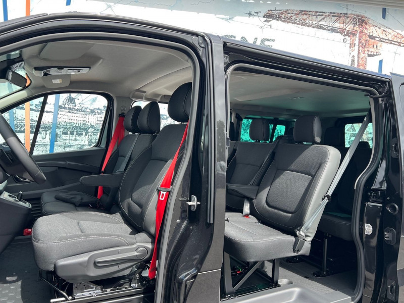 Photo 4 de l'offre de RENAULT TRAFIC III COMBI MINIBUS 9 PLACES L2H1 170CV BVA9 EXCLUSIVE à 46740€ chez Bretagne Utilitaires