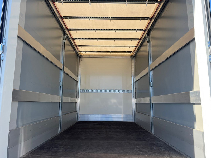 Photo 4 de l'offre de IVECO DAILY CCB 35C18H 4100 3.0 HI-MATIC PLATEAU CAISSE BACHE à 65940€ chez Bretagne Utilitaires