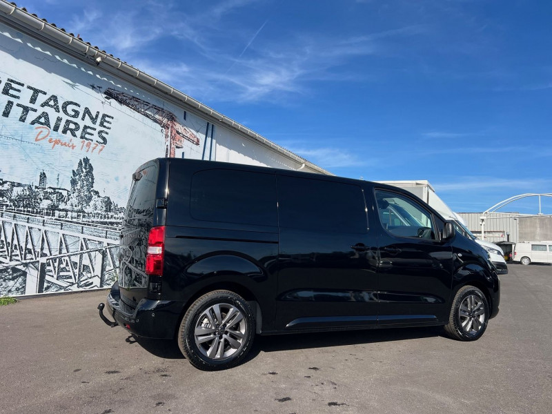 Photo 2 de l'offre de PEUGEOT EXPERT FG M 2.0 BLUEHDI 180CH S&S EAT8 + NBRES OPTIONS à 39540€ chez Bretagne Utilitaires