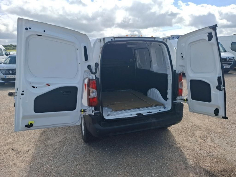 Photo 9 de l'offre de CITROEN BERLINGO VAN M - ESSENCE 130 CV WORKER EAT8 à 16650€ chez Bretagne Utilitaires