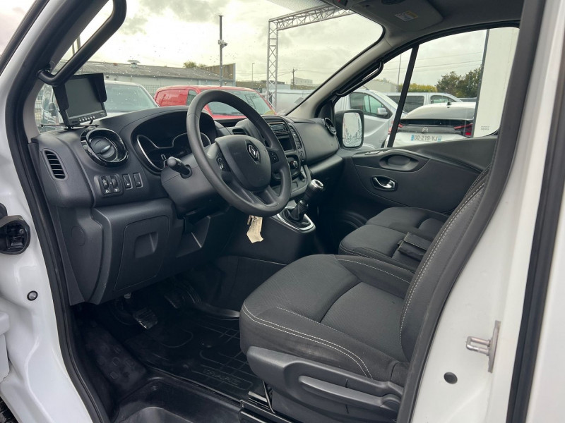 Photo 6 de l'offre de RENAULT TRAFIC III FG L2H2 2.0 DCI 145CH ENERGY GRAND CONFORT à 19140€ chez Bretagne Utilitaires