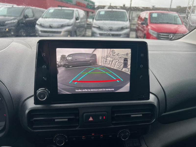 Photo 5 de l'offre de TOYOTA PROACE CITY MEDIUM 100 D-4D ACTIVE à 13950€ chez Bretagne Utilitaires