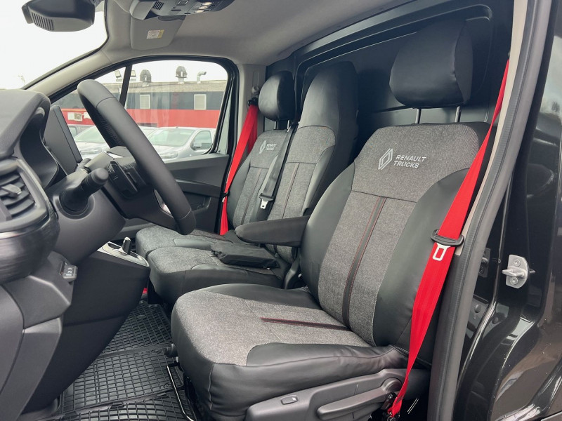 Photo 3 de l'offre de RENAULT TRAFIC NOIR 3T L1H1 170 CV BVA9 EXCLUSIVE + OPTIONS à 41940€ chez Bretagne Utilitaires