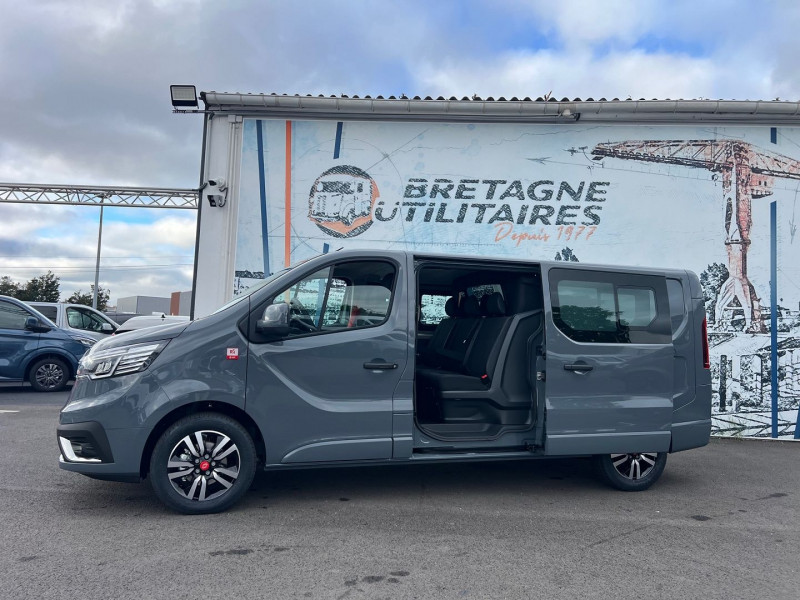 Photo 9 de l'offre de RENAULT TRAFIC 6 PLACES BVA9 170 CV L2H1 EXCLUSIVE + OPTIONS à 46740€ chez Bretagne Utilitaires