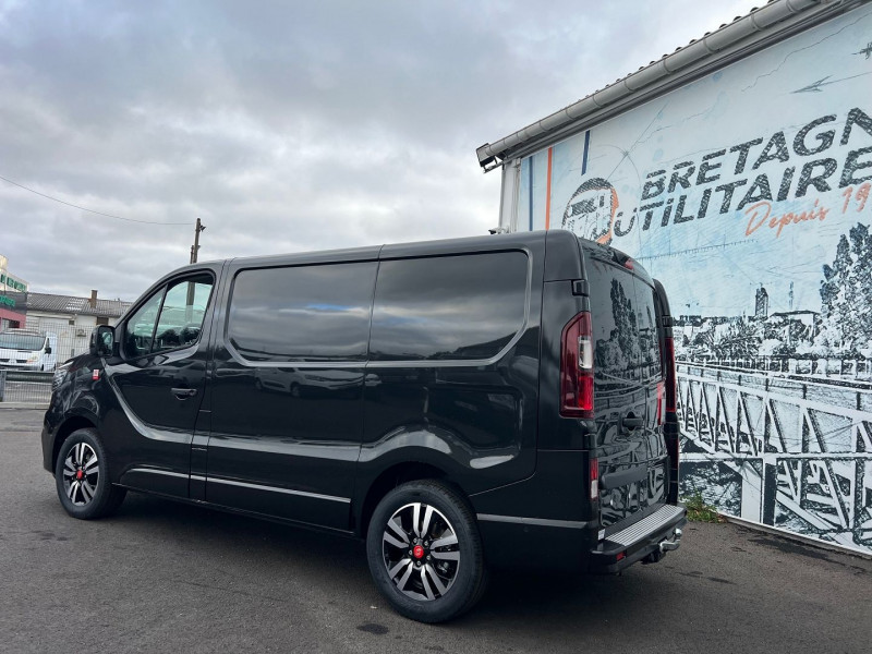 Photo 4 de l'offre de RENAULT TRAFIC NOIR 3T L1H1 170 CV BVA9 EXCLUSIVE + OPTIONS à 41940€ chez Bretagne Utilitaires