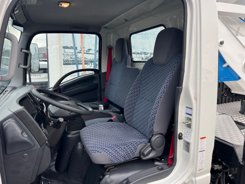 Photo 5 de l'offre de ISUZU M21 NACELLE ARTICULEE 24D SPEED à 107940€ chez Bretagne Utilitaires