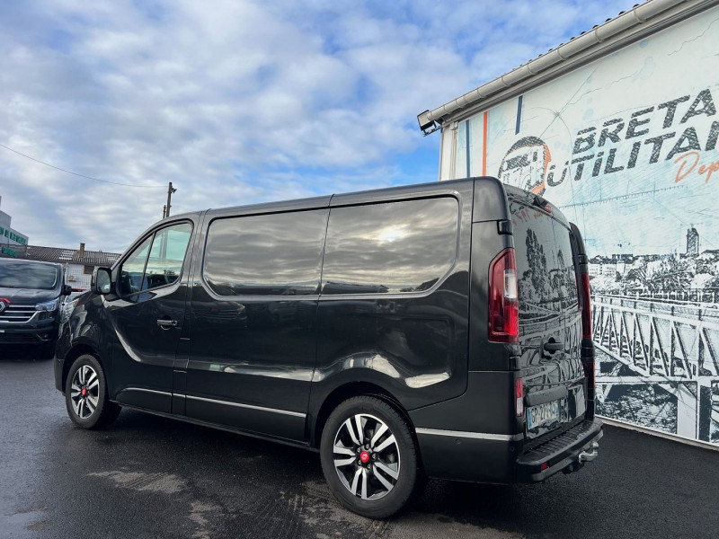 Photo 4 de l'offre de RENAULT TRAFIC III FG NOIR MIDNIGHT L1H1 3T 2.0 BLUE DCI 170CH EDC EXCLUSIVE à 31140€ chez Bretagne Utilitaires
