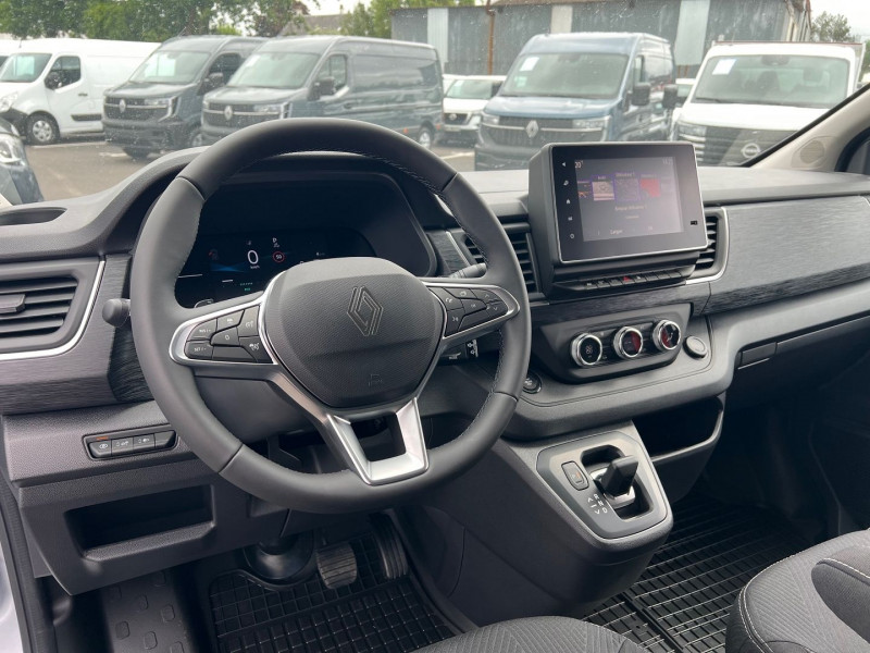 Photo 5 de l'offre de RENAULT TRAFIC HIGHLAND 3T L1H1 170 CV BVA9 EXCLUSIVE + OPTIONS à 41940€ chez Bretagne Utilitaires