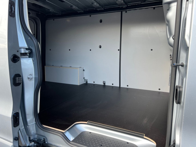 Photo 7 de l'offre de RENAULT TRAFIC HIGHLAND 3T L1H1 170 CV BVA9 EXCLUSIVE + OPTIONS à 41940€ chez Bretagne Utilitaires