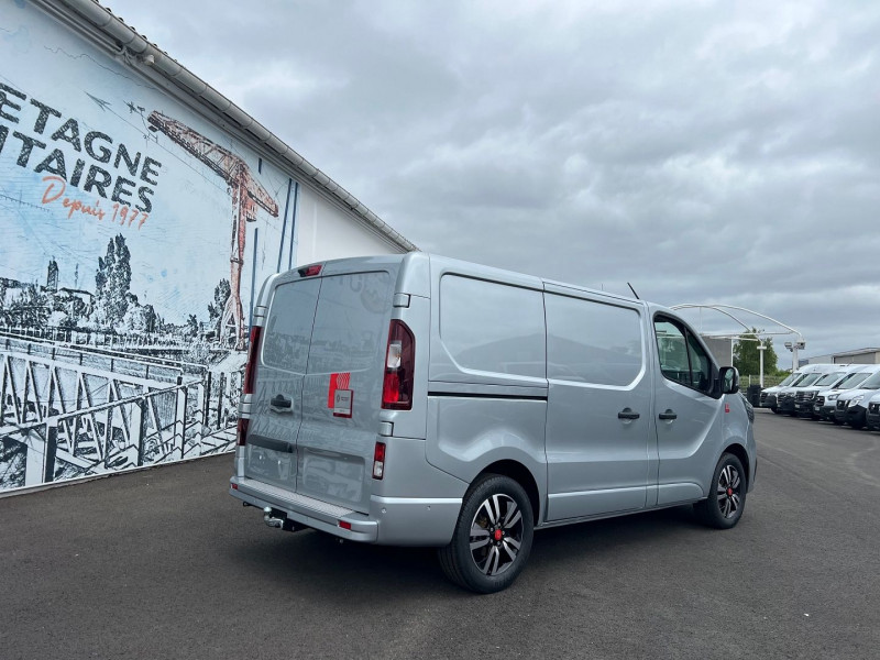 Photo 2 de l'offre de RENAULT TRAFIC HIGHLAND 3T L1H1 170 CV BVA9 EXCLUSIVE + OPTIONS à 41940€ chez Bretagne Utilitaires