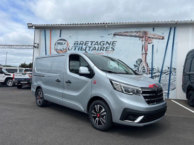 Photo 1 de l'offre de RENAULT TRAFIC HIGHLAND 3T L1H1 170 CV BVA9 EXCLUSIVE + OPTIONS à 41940€ chez Bretagne Utilitaires