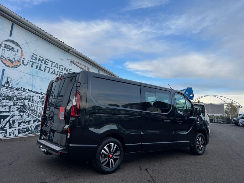 Photo 2 de l'offre de RENAULT TRAFIC NOIR 5 PLACES BVA9 170 CV L2H1 EXCLUSIVE + OPTIONS à 46740€ chez Bretagne Utilitaires