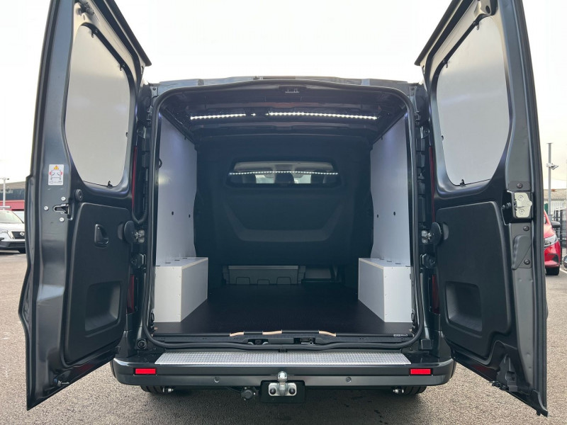 Photo 3 de l'offre de RENAULT TRAFIC COMETE 5 PLACES BVA9 170 CV L2H1 EXCLUSIVE + OPTIONS à 46740€ chez Bretagne Utilitaires