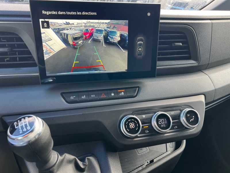 Photo 4 de l'offre de RENAULT MASTER IV FG F3500 L2H2 BLUE DCI 150CH EXTRA + KIT BOIS à 37140€ chez Bretagne Utilitaires