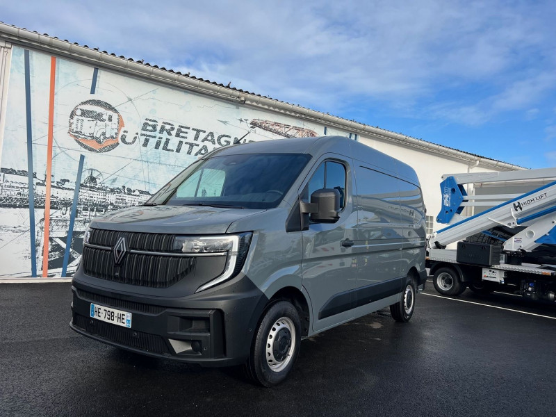 Photo 10 de l'offre de RENAULT MASTER IV FG F3500 L2H2 BLUE DCI 150CH EXTRA + KIT BOIS à 37140€ chez Bretagne Utilitaires