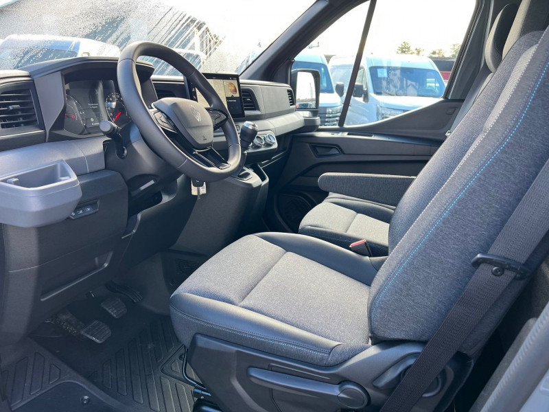 Photo 5 de l'offre de RENAULT MASTER IV FG F3500 L2H2 BLUE DCI 150CH EXTRA + KIT BOIS à 37140€ chez Bretagne Utilitaires