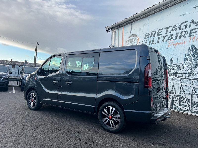 Photo 2 de l'offre de RENAULT TRAFIC 5PL L1H1 3T 2.0 BLUE DCI 170CH BVA9 CAB APPRO EXCLUSIVE + OPTIONS à 45540€ chez Bretagne Utilitaires