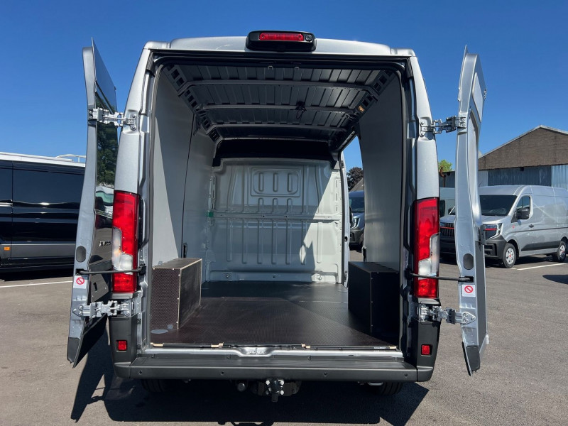 Photo 3 de l'offre de FIAT DUCATO FG MH2 - L2H2 3.5 MAXI 180CH S&S PACK PREMIUM CONNECT BVA8 à 43140€ chez Bretagne Utilitaires