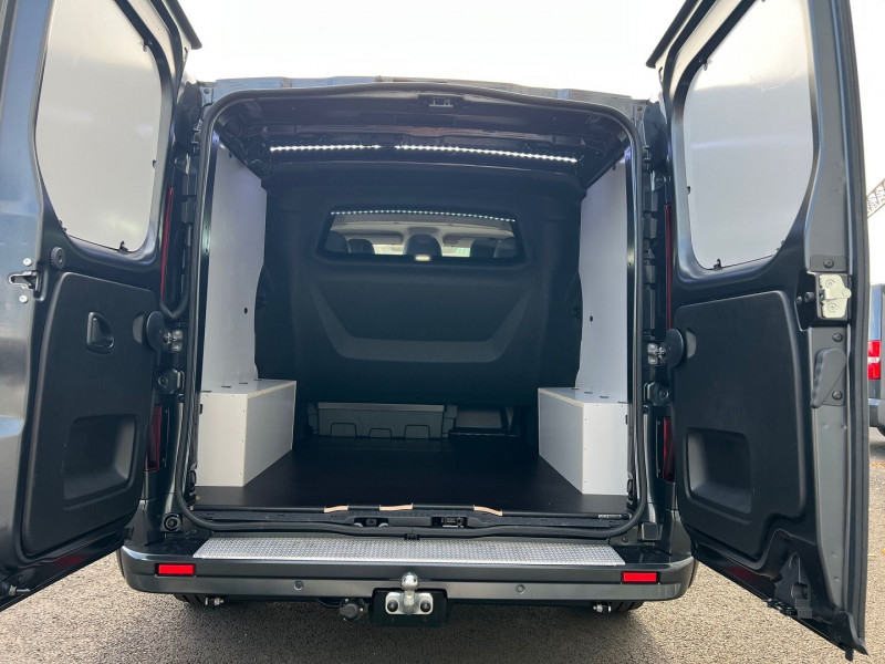 Photo 4 de l'offre de RENAULT TRAFIC 5PL L1H1 3T 2.0 BLUE DCI 170CH BVA9 CAB APPRO EXCLUSIVE + OPTIONS à 45540€ chez Bretagne Utilitaires