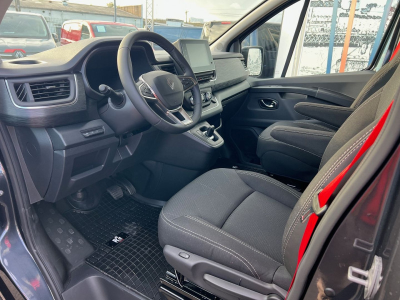 Photo 5 de l'offre de RENAULT TRAFIC 5PL L1H1 3T 2.0 BLUE DCI 170CH BVA9 CAB APPRO EXCLUSIVE + OPTIONS à 45540€ chez Bretagne Utilitaires