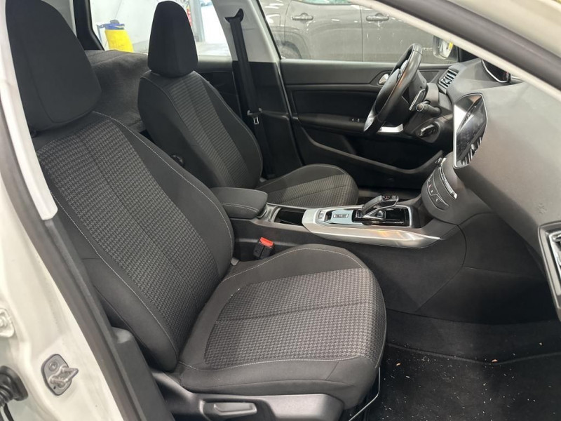 Photo 3 de l'offre de PEUGEOT 308 SW SOCIETE 2 PLACES 130CH ESSENCE S&S EAT8 BVA8 ACTIVE BUSINESS + OPTIONS à 11580€ chez Bretagne Utilitaires