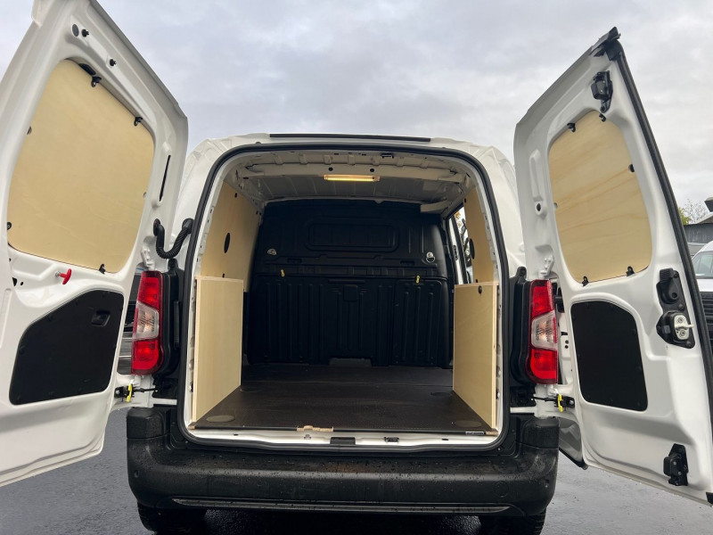 Photo 4 de l'offre de CITROEN BERLINGO VAN M - ESSENCE 130 CV WORKER EAT8 à 16650€ chez Bretagne Utilitaires