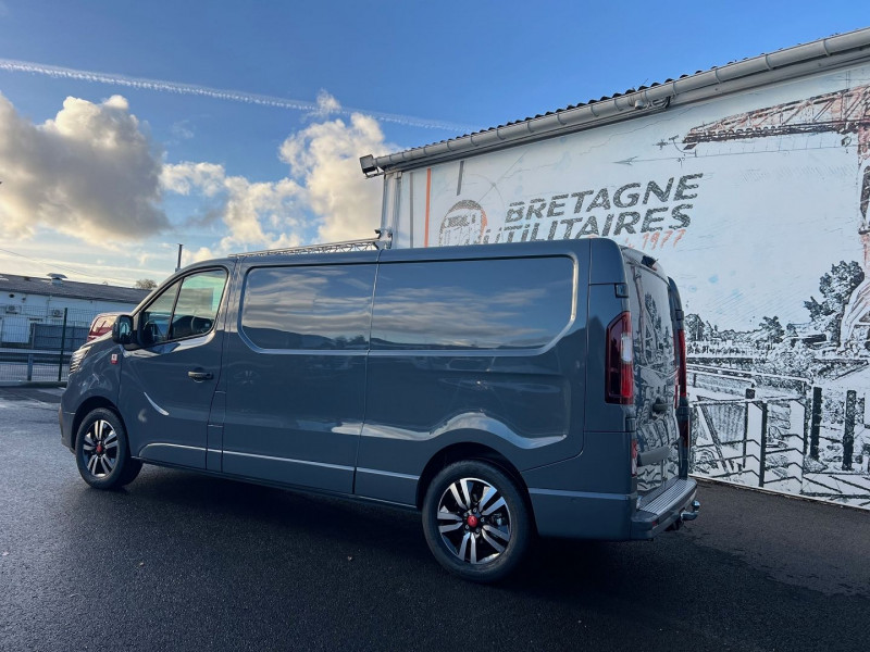 Photo 7 de l'offre de RENAULT TRAFIC URBAIN 3T L2H1 170 CV BVA9 EXCLUSIVE + OPTIONS à 43140€ chez Bretagne Utilitaires