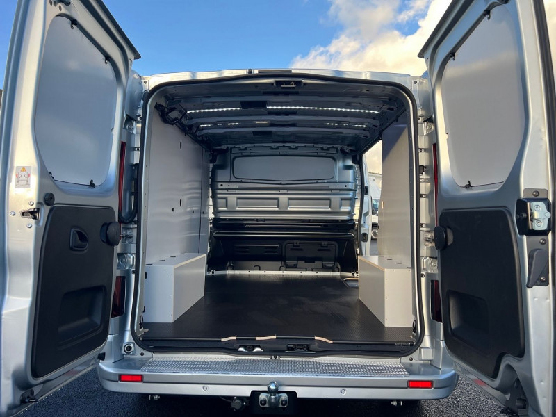 Photo 10 de l'offre de RENAULT TRAFIC HIGHLAND 3T L1H1 170 CV BVA9 EXCLUSIVE + OPTIONS à 41940€ chez Bretagne Utilitaires