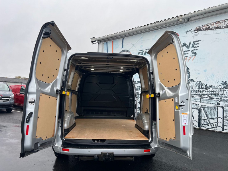 Photo 3 de l'offre de FORD TRANSIT CUSTOM FG 300 L1H1 2.0 ECOBLUE 130 CV LIMITED  BVA + ATTELAGE à 26340€ chez Bretagne Utilitaires