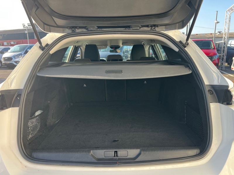 Photo 5 de l'offre de PEUGEOT 308 SW BLUEHDI 130CH S&S EAT8 ACTIVE PACK +  OPTIONS à 19140€ chez Bretagne Utilitaires