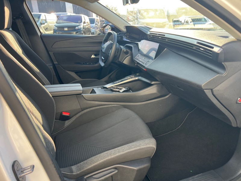 Photo 7 de l'offre de PEUGEOT 308 SW BLUEHDI 130CH S&S EAT8 ACTIVE PACK +  OPTIONS à 19140€ chez Bretagne Utilitaires