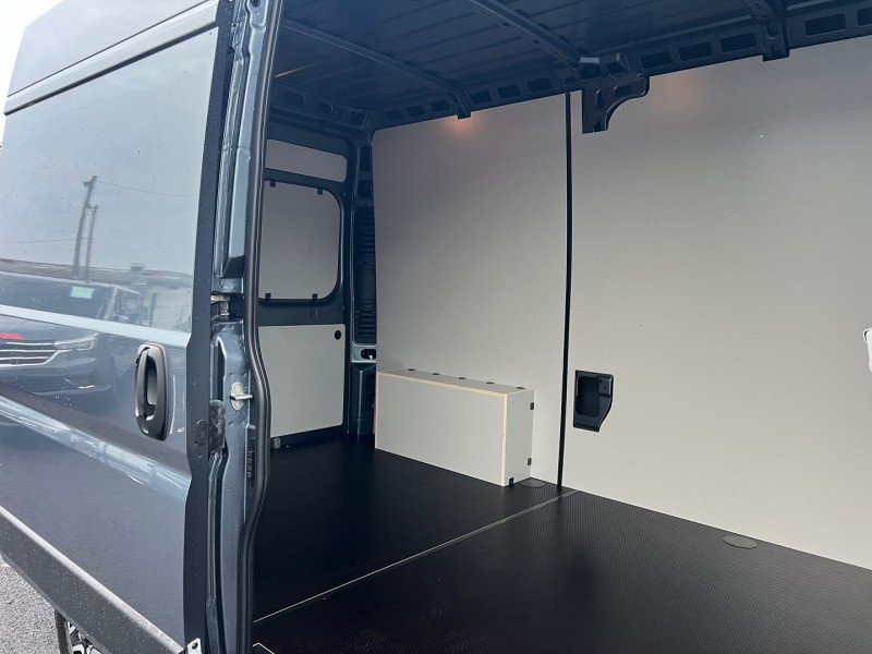 Photo 7 de l'offre de FIAT DUCATO FG MH2 - L2H2 3.5 MAXI 180CH S&S PACK PREMIUM CONNECT BVA8 à 43140€ chez Bretagne Utilitaires