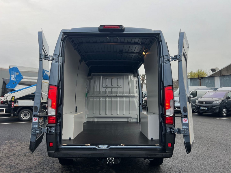 Photo 8 de l'offre de FIAT DUCATO FG MH2 - L2H2 3.5 MAXI 180CH S&S PACK PREMIUM CONNECT BVA8 à 43140€ chez Bretagne Utilitaires