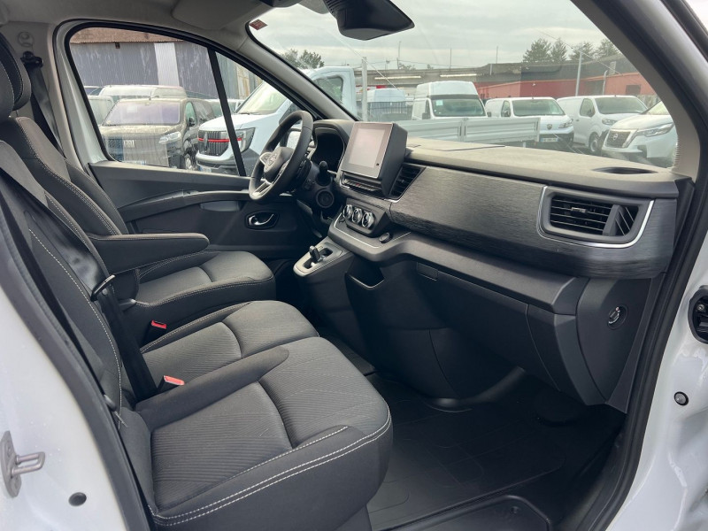 Photo 4 de l'offre de NISSAN PRIMASTAR BLANC L2H1 3T0 2.0 DCI 170CH BVA9 CAB APPRO 6PL TEKNA à 42780€ chez Bretagne Utilitaires