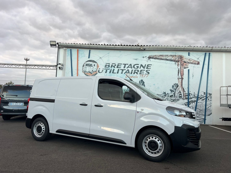 Photo 1 de l'offre de PEUGEOT EXPERT FG M 120CH PACK PREMIUM CONNECT + OPTIONS à 27300€ chez Bretagne Utilitaires