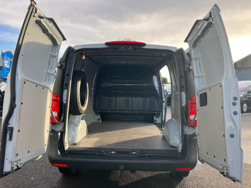 Photo 6 de l'offre de MERCEDES-BENZ VITO FG 114 CDI COMPACT PRO PROPULSION 9G-TRONIC + OPTIONS à 35340€ chez Bretagne Utilitaires