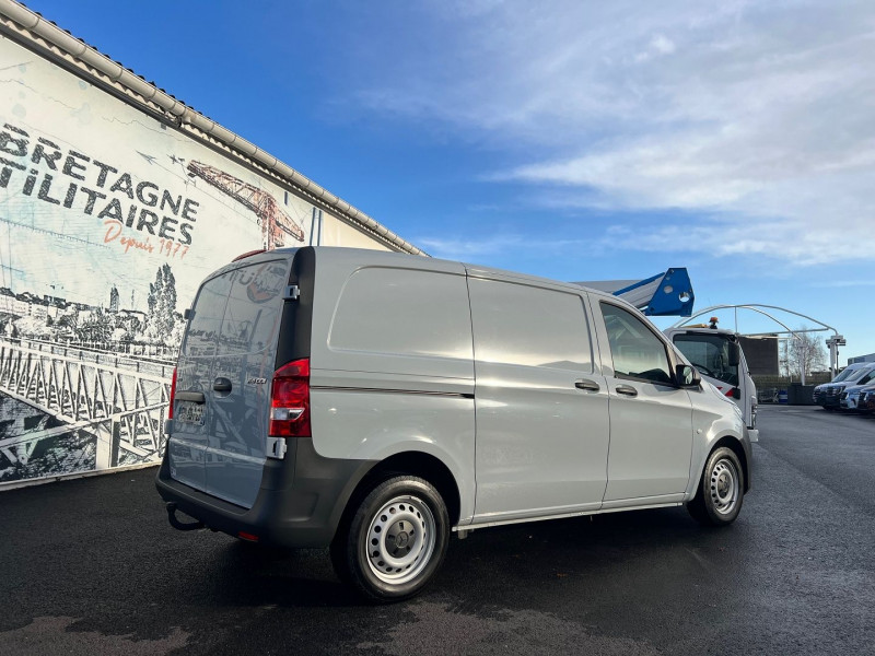 Photo 8 de l'offre de MERCEDES-BENZ VITO FG 114 CDI COMPACT PRO PROPULSION 9G-TRONIC + OPTIONS à 35340€ chez Bretagne Utilitaires