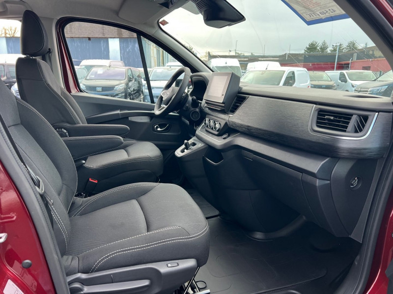 Photo 5 de l'offre de NISSAN PRIMASTAR FG ROUGE CARM L2H1 3T0 2.0 DCI 170CH BVA9 CAB APPRO 5PL TEKNA à 42540€ chez Bretagne Utilitaires