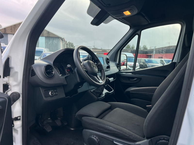 Photo 2 de l'offre de MERCEDES-BENZ SPRINTER FG DOUBLE CAB 6 PLACES RABATTABLE 314 CDI 37S 3T5 à 28740€ chez Bretagne Utilitaires