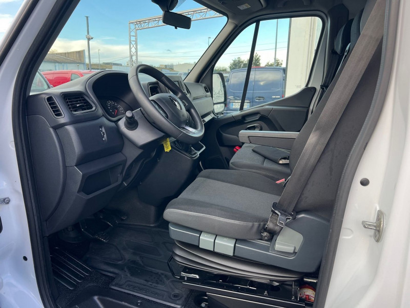 Photo 9 de l'offre de RENAULT MASTER III FG ATELIER F3500 L2H2 2.3 DCI 150CH ENERGY GRAND CONFORT à 19140€ chez Bretagne Utilitaires