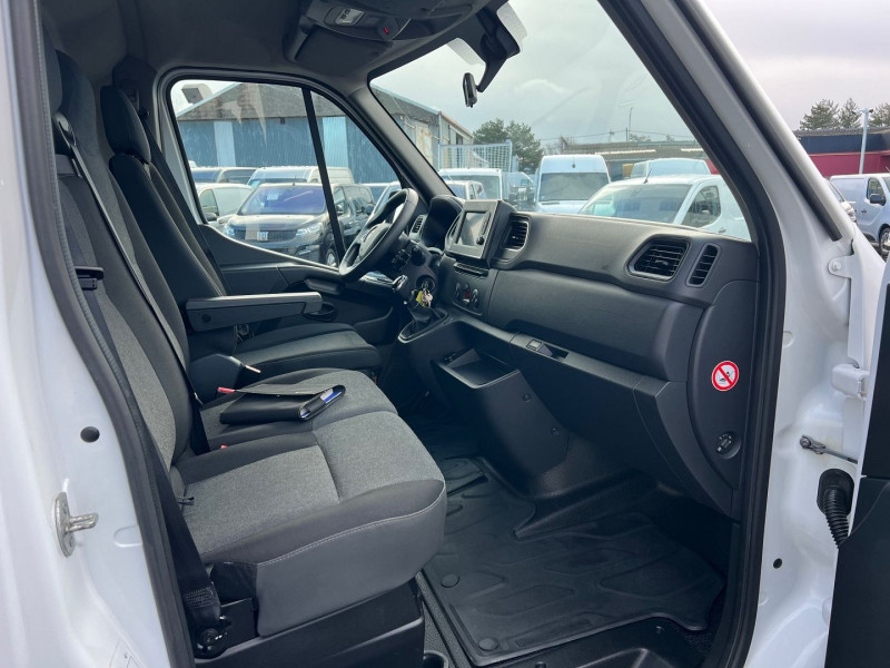 Photo 4 de l'offre de RENAULT MASTER III FG ATELIER F3500 L2H2 2.3 DCI 150CH ENERGY GRAND CONFORT à 19140€ chez Bretagne Utilitaires