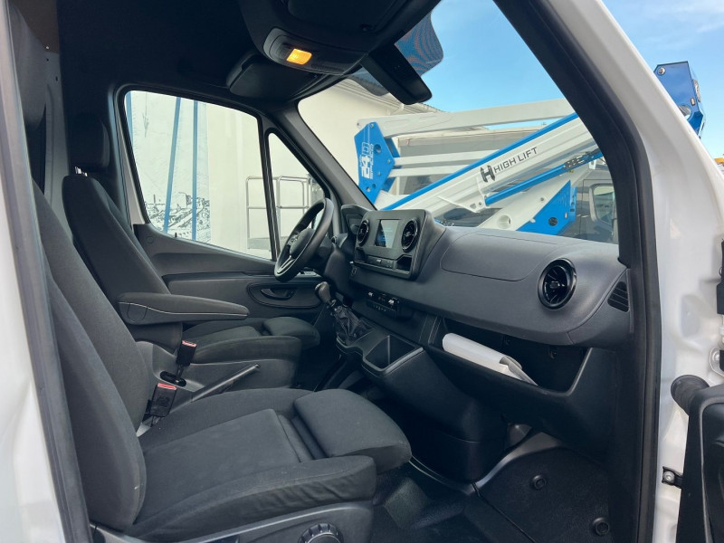 Photo 3 de l'offre de MERCEDES-BENZ SPRINTER FG DOUBLE CAB 6 PLACES RABATTABLE 314 CDI 37S 3T5 à 28740€ chez Bretagne Utilitaires