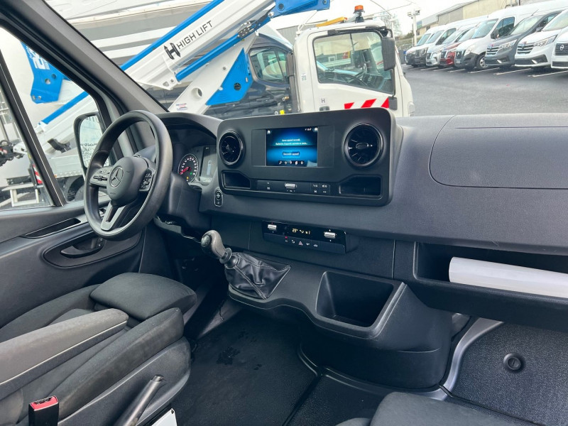 Photo 4 de l'offre de MERCEDES-BENZ SPRINTER FG DOUBLE CAB 6 PLACES RABATTABLE 314 CDI 37S 3T5 à 28740€ chez Bretagne Utilitaires