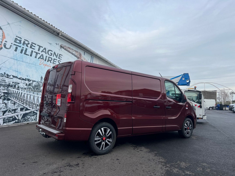 Photo 2 de l'offre de RENAULT TRAFIC CARMIN 3T L2H1 170 CV BVA9 EXCLUSIVE + OPTIONS à 43140€ chez Bretagne Utilitaires